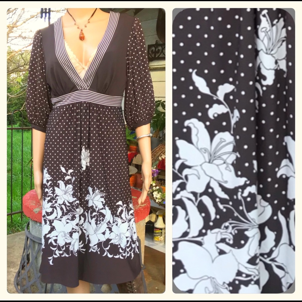 Y2K BCBG Max Azaria Midi Dress. EUC- Boho, 70s style, 3/4 sleeves. Size M